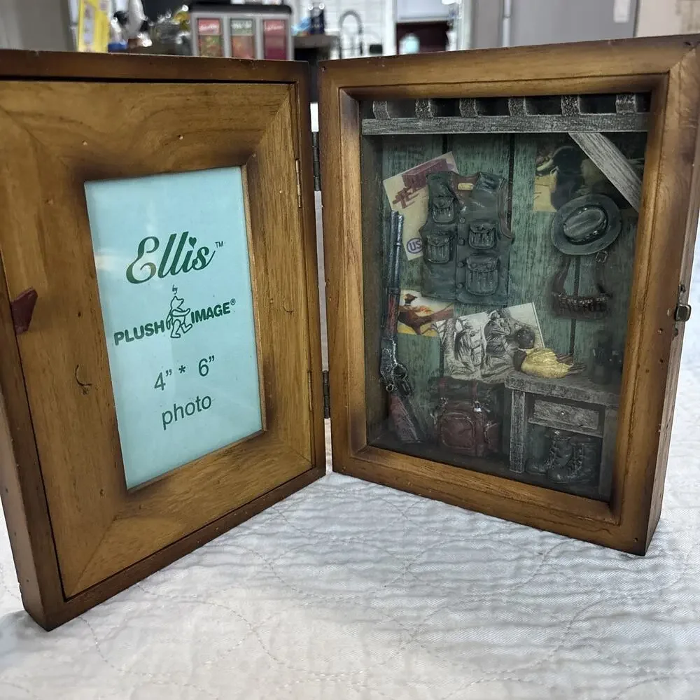 HUNTING Story Shadow Box Photo Frame Wood Metal Latch 5 x 7 Shotgun Father’s Day